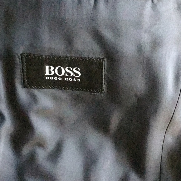 Boss Hugo Boss 100 % Wool Coat Made in Germany - Picture 8 of 9